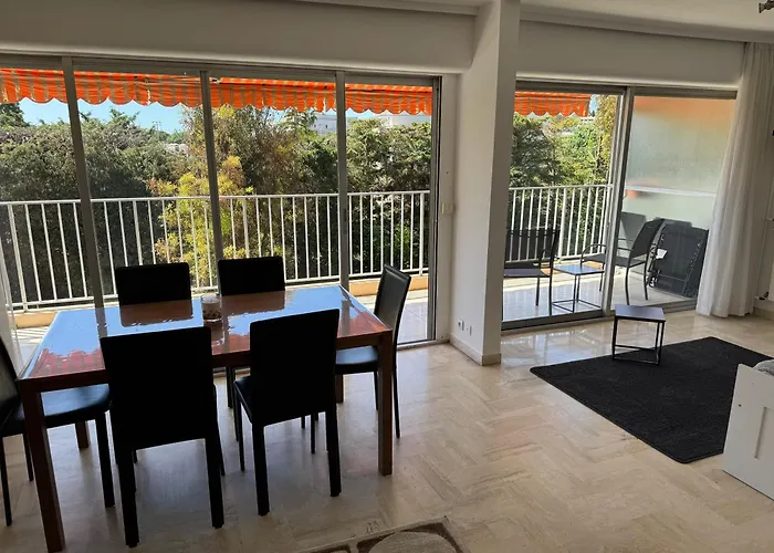 Les Jardin De La Антіб