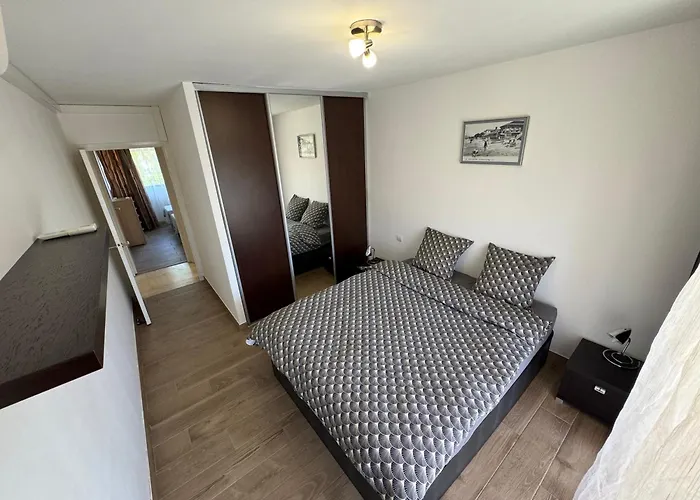 Апартаменти Les Jardin De La Антіб